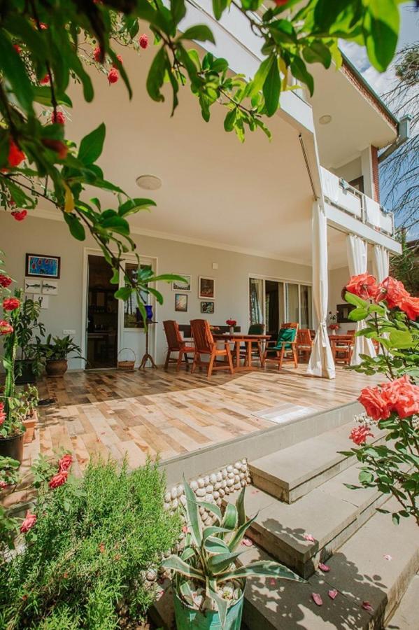 Neli & Zaal Guest House Telavi Ngoại thất bức ảnh