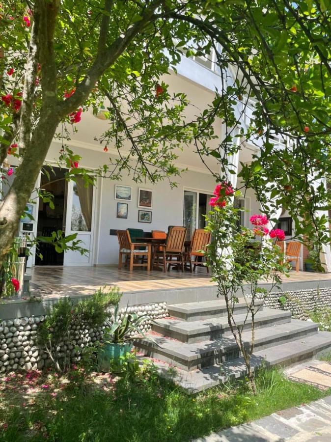 Neli & Zaal Guest House Telavi Ngoại thất bức ảnh