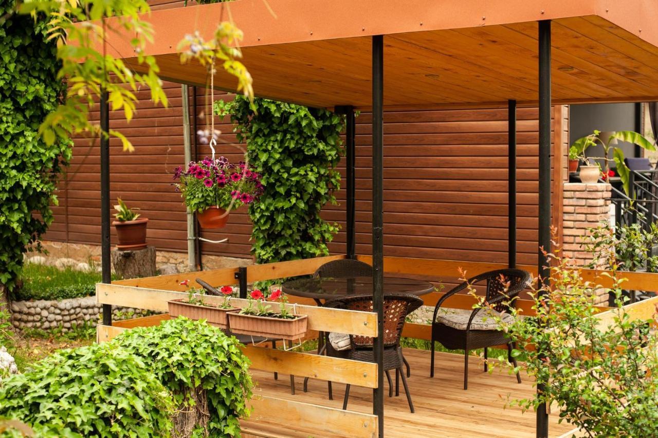 Neli & Zaal Guest House Telavi Ngoại thất bức ảnh