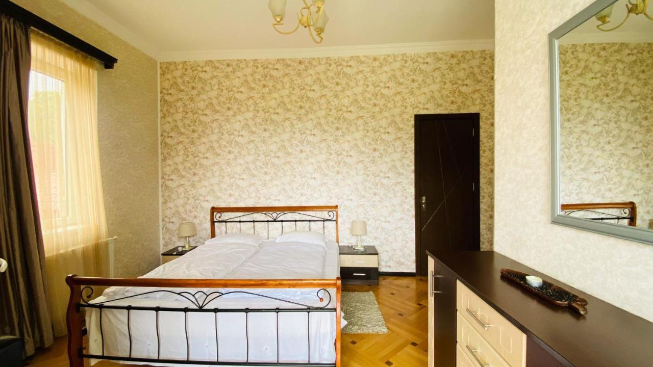 Neli & Zaal Guest House Telavi Ngoại thất bức ảnh