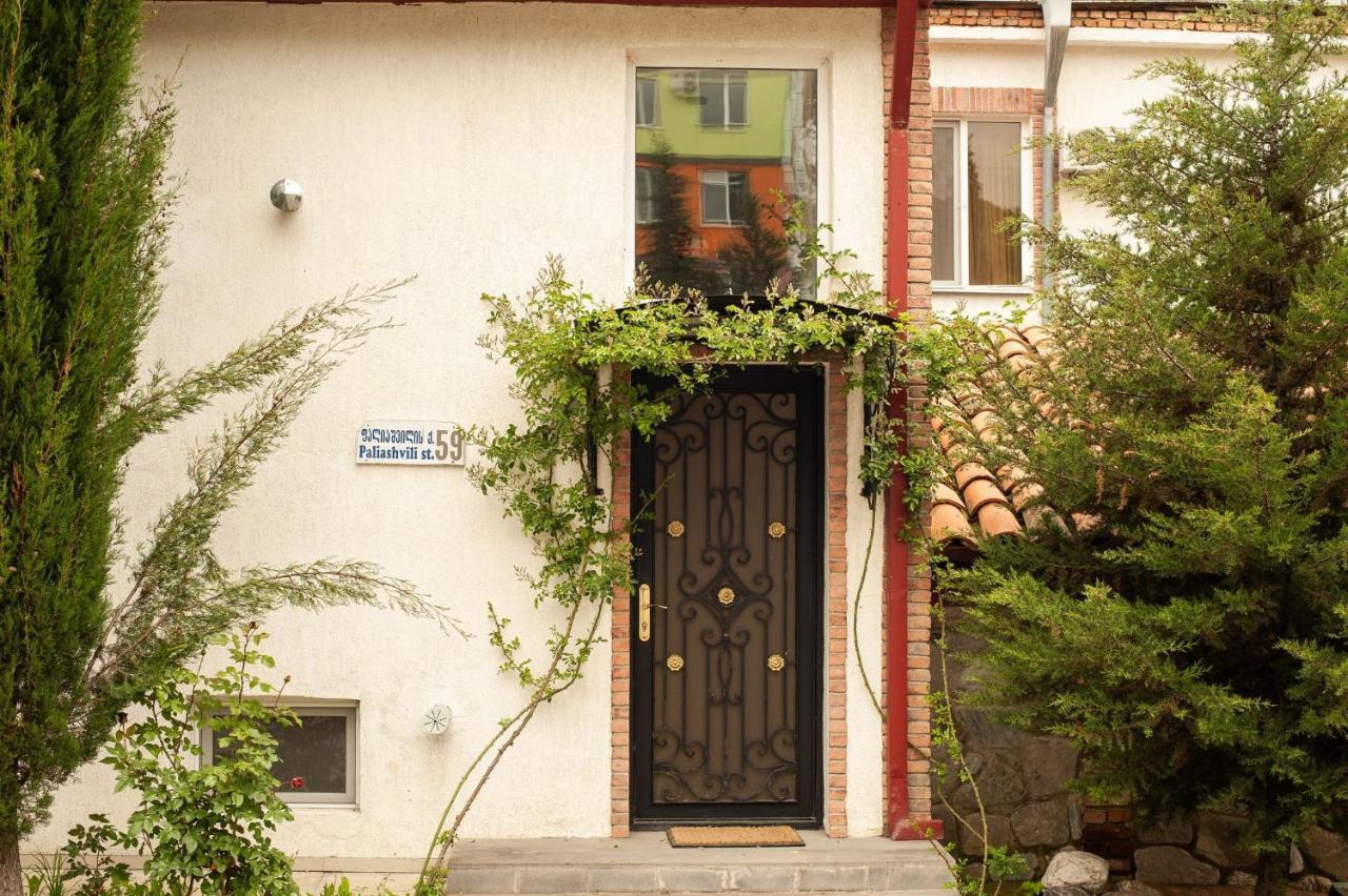 Neli & Zaal Guest House Telavi Ngoại thất bức ảnh