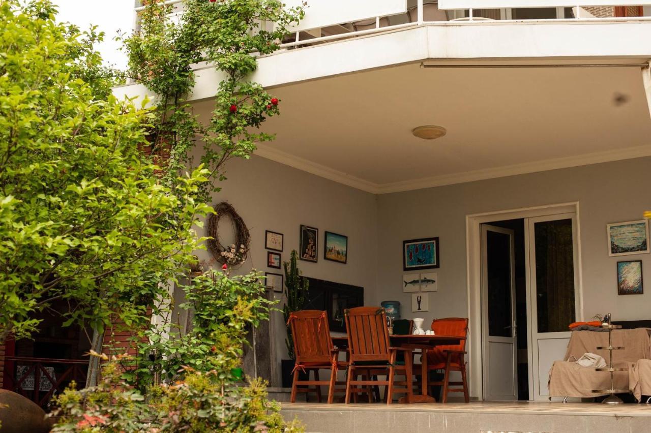 Neli & Zaal Guest House Telavi Ngoại thất bức ảnh